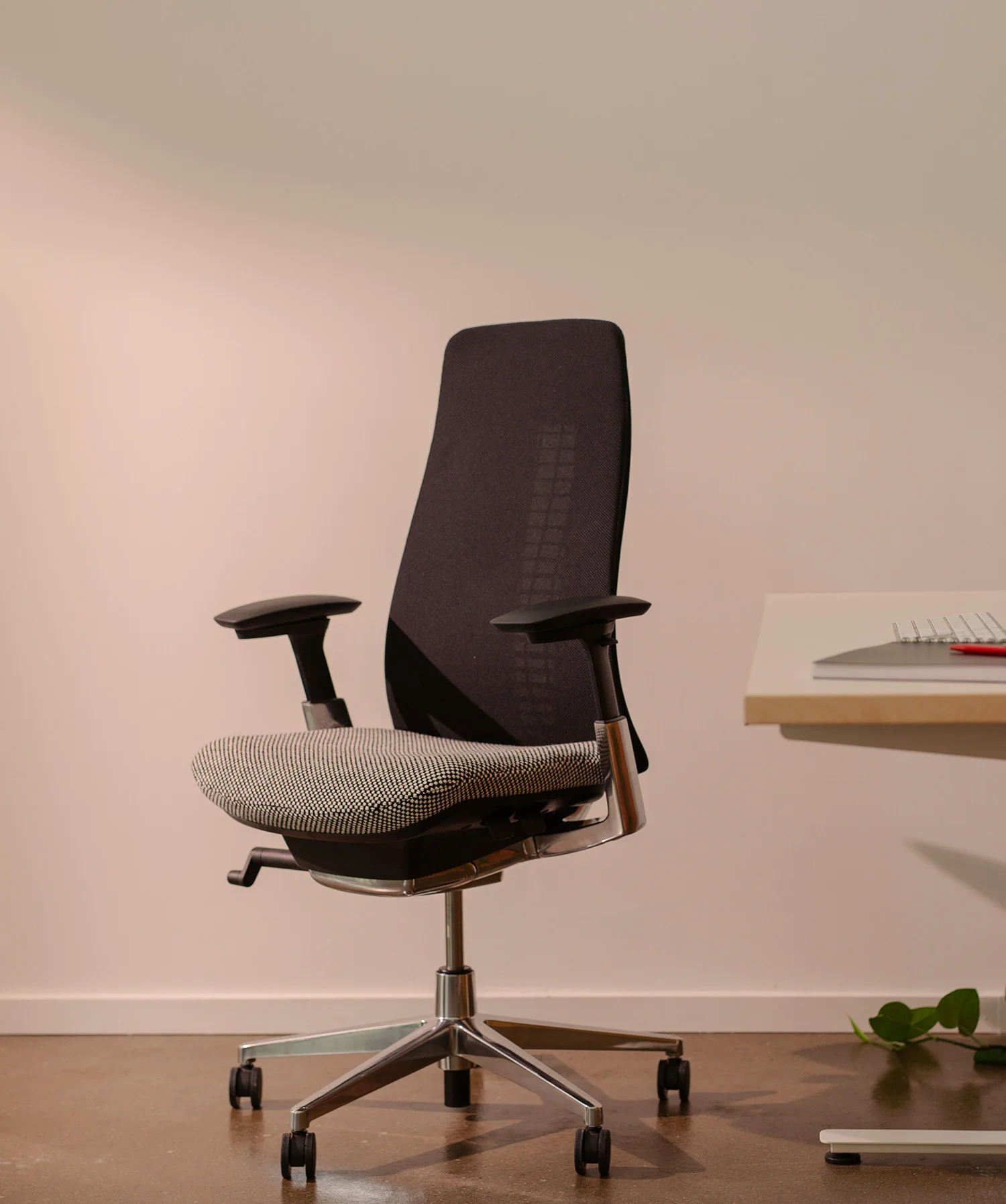 Haworth® Fern™ Chair with Sisu - Image 6